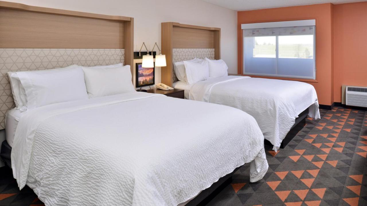 Room with Two Beds - Hearing Accessible - Non-Smoking at Holiday Inn Great Falls- Convention Center, an IHG Hotel