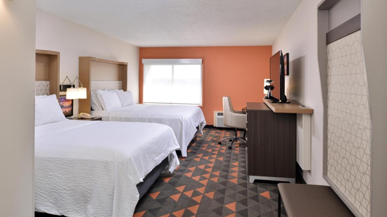 Room with Two Beds - Hearing Accessible - Non-Smoking at Holiday Inn Great Falls- Convention Center, an IHG Hotel