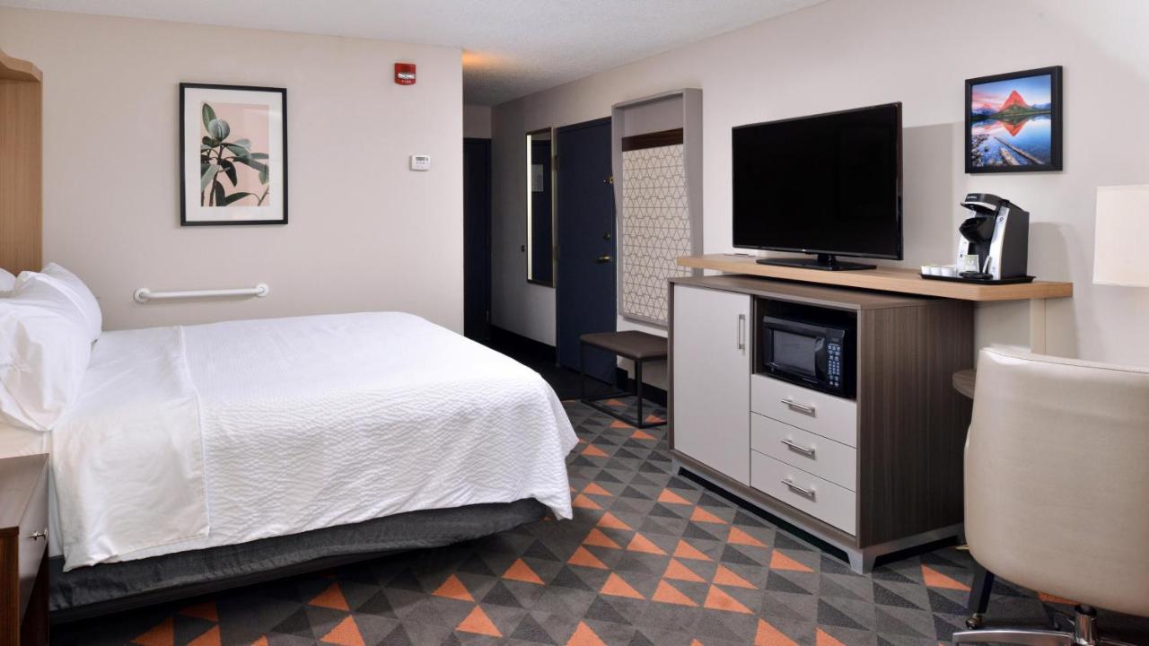 King Room - Disability Access at Holiday Inn Great Falls- Convention Center, an IHG Hotel