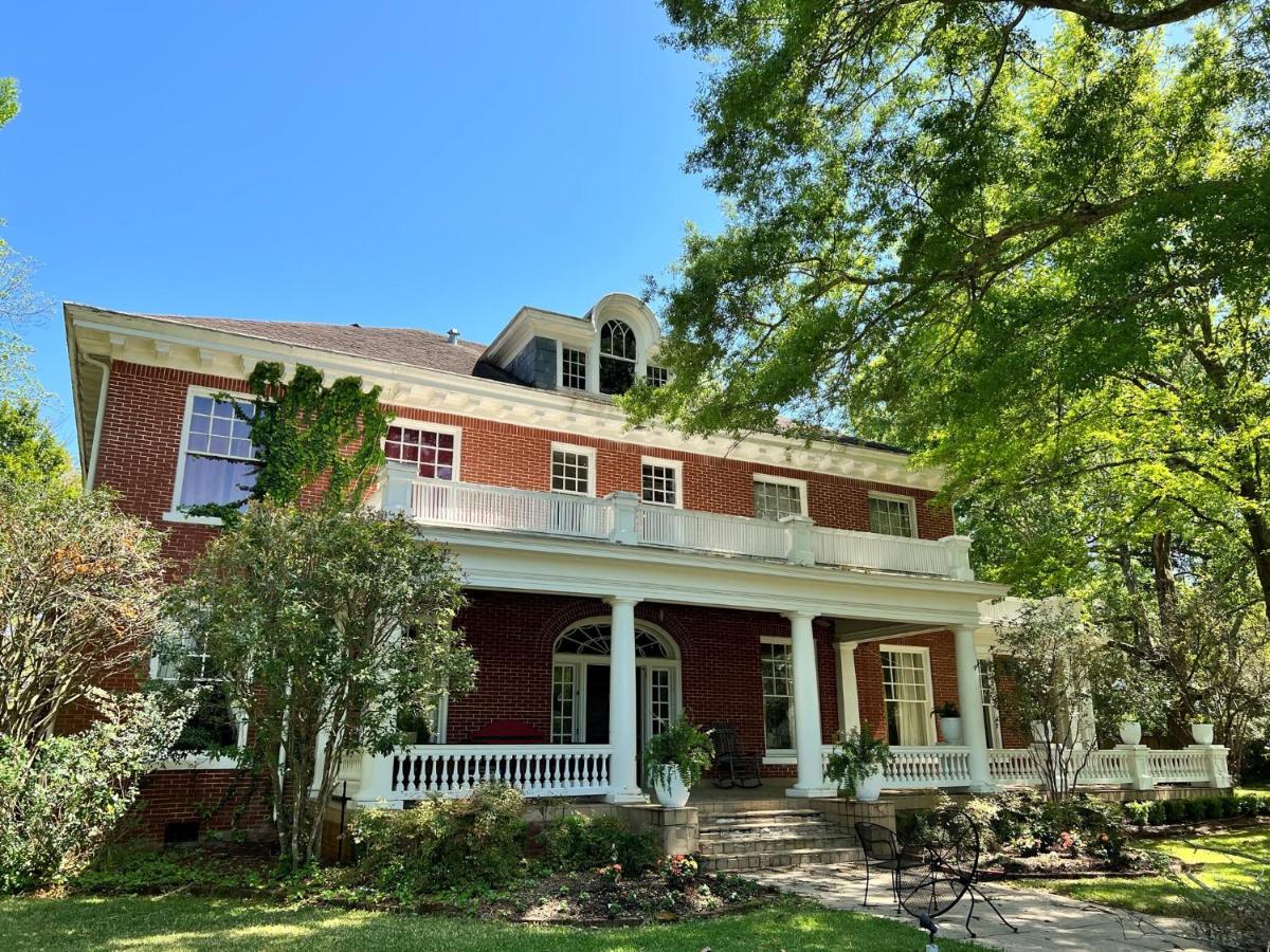 | Huffman Manor Inn
