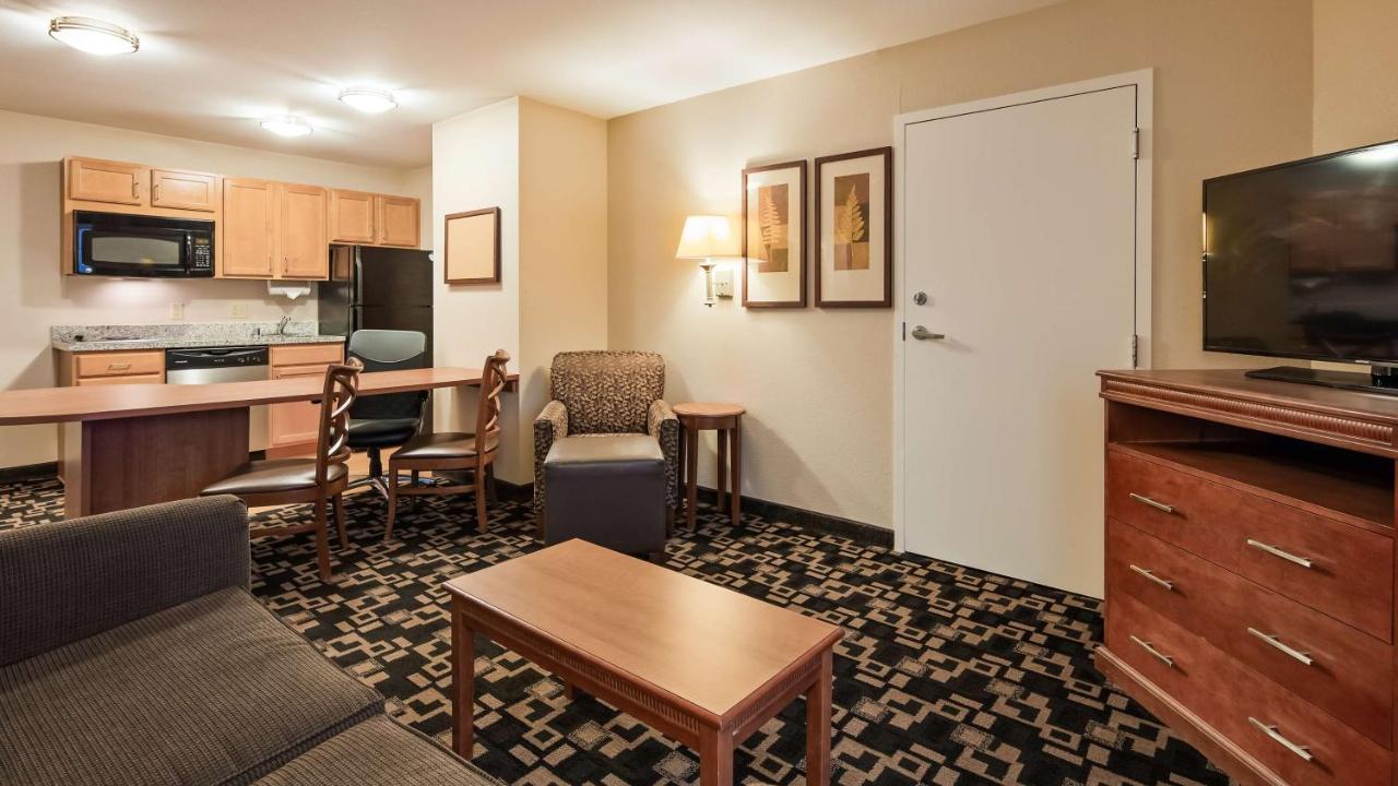 | Best Western Plus Wausau/Rothschild Hotel