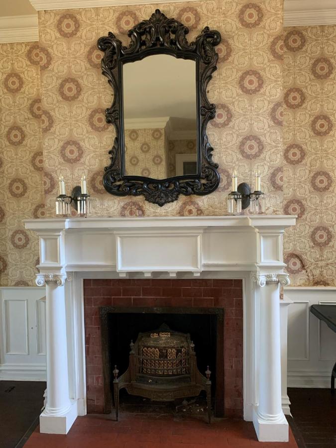 | Huffman Manor Inn