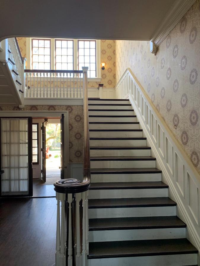  | Huffman Manor Inn