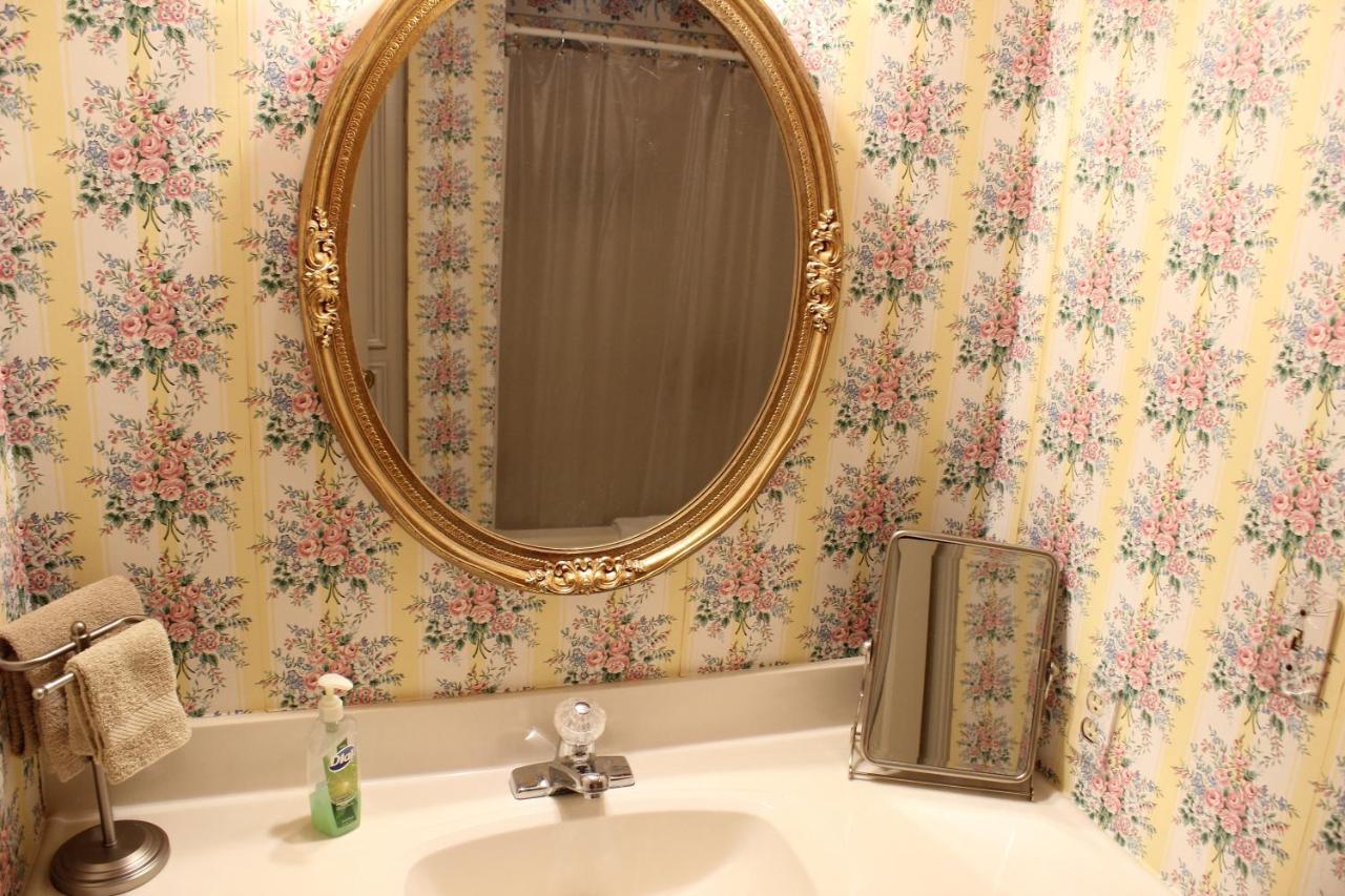 | Huffman House Bed & Breakfast