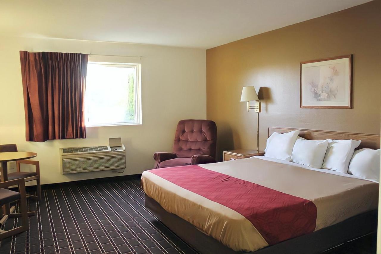  | AmeriVu Inn And Suites