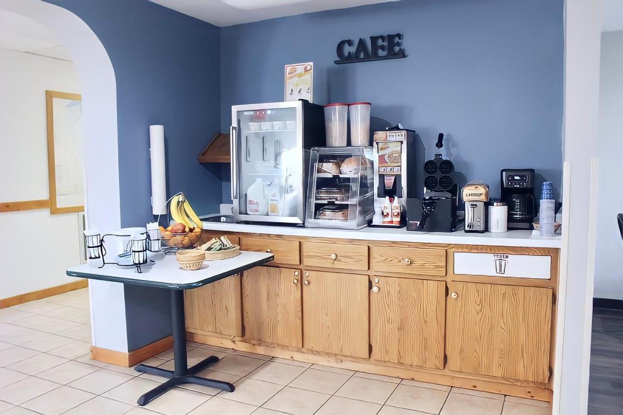  | AmeriVu Inn And Suites