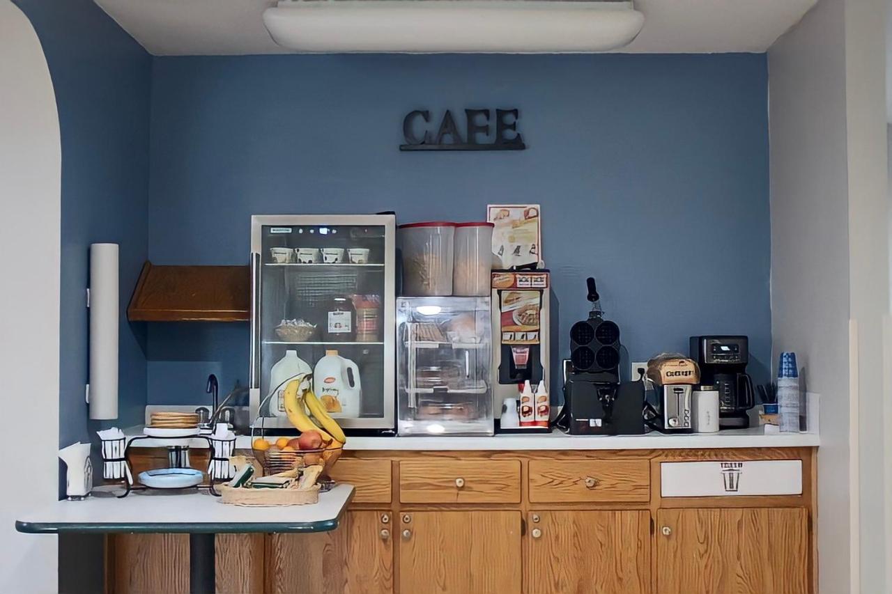  | AmeriVu Inn And Suites