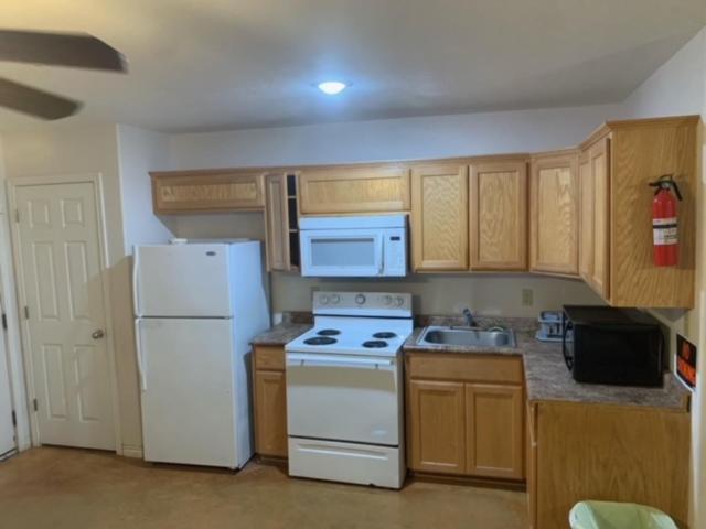  | Cotulla Executive Inn