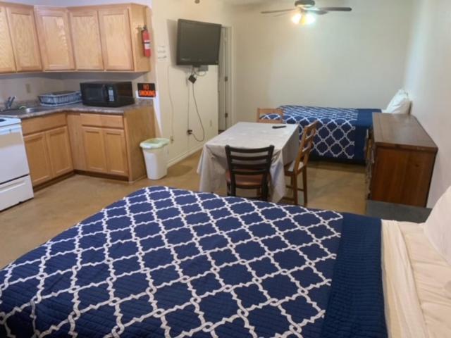 | Cotulla Executive Inn