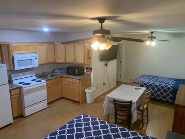  | Cotulla Executive Inn
