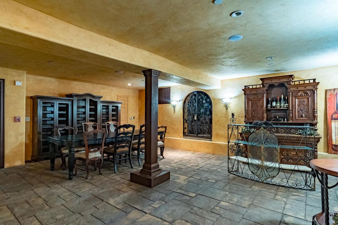 | Chateau Coralini