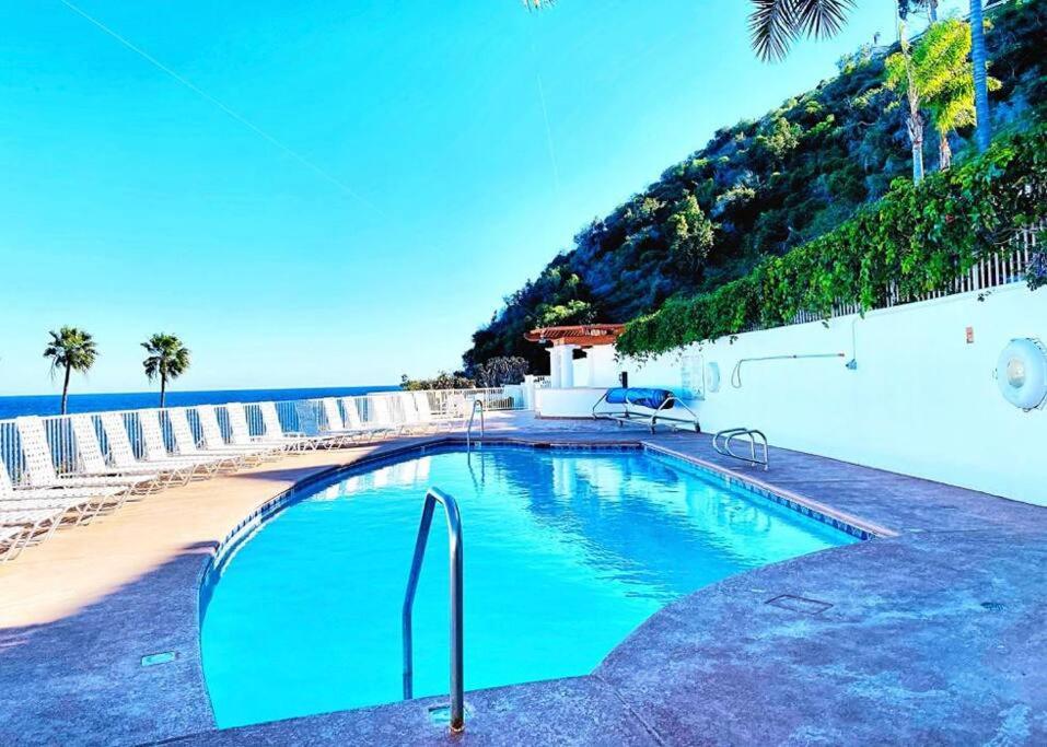 | Modern Hamilton Cove Villa w/golf cart