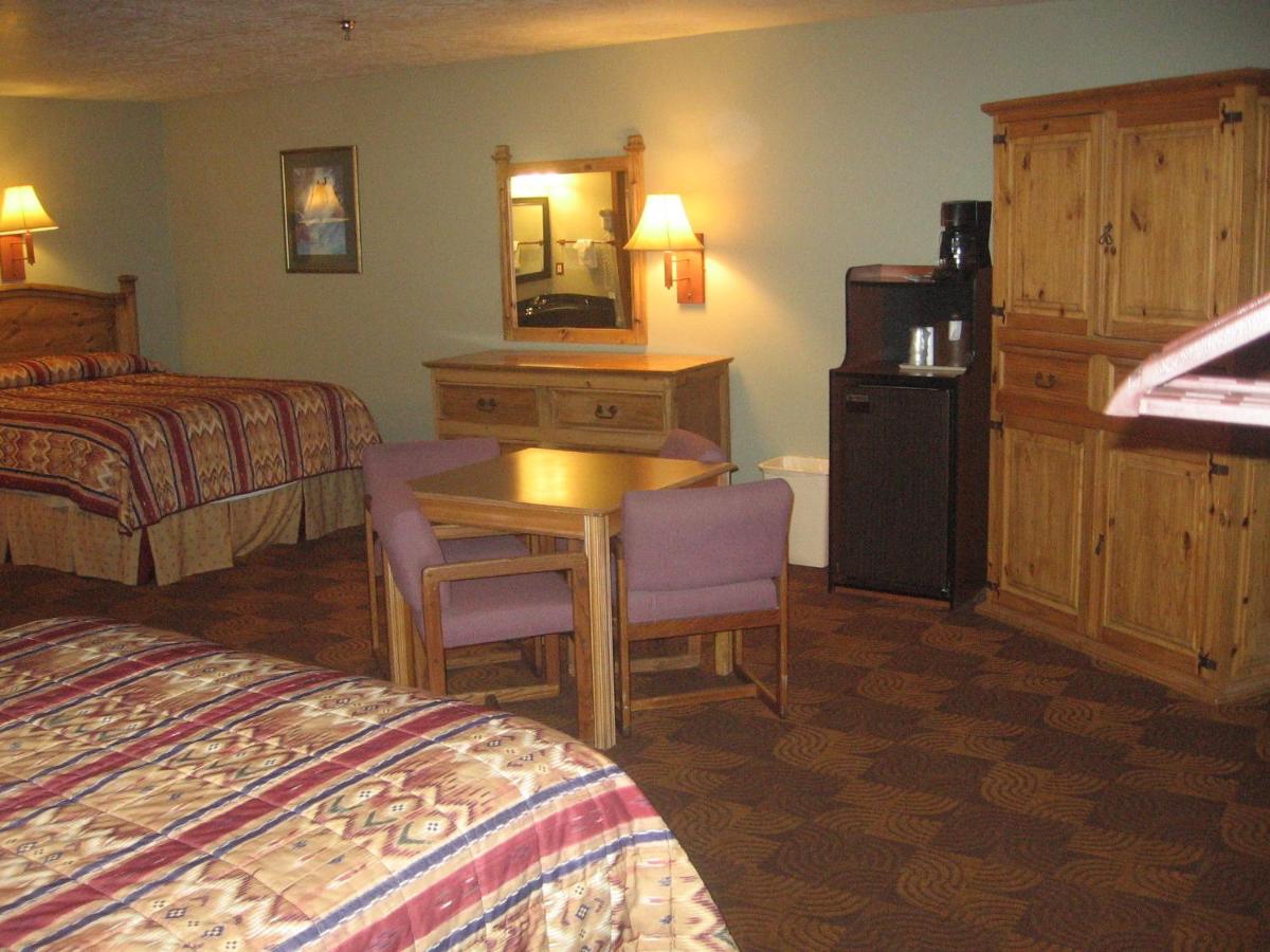 | New Summit Inn