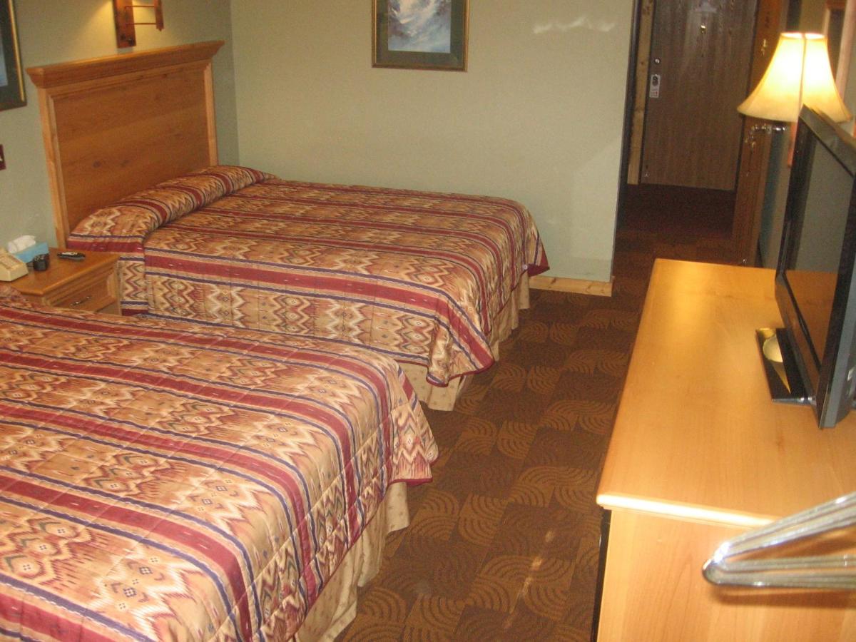 | New Summit Inn
