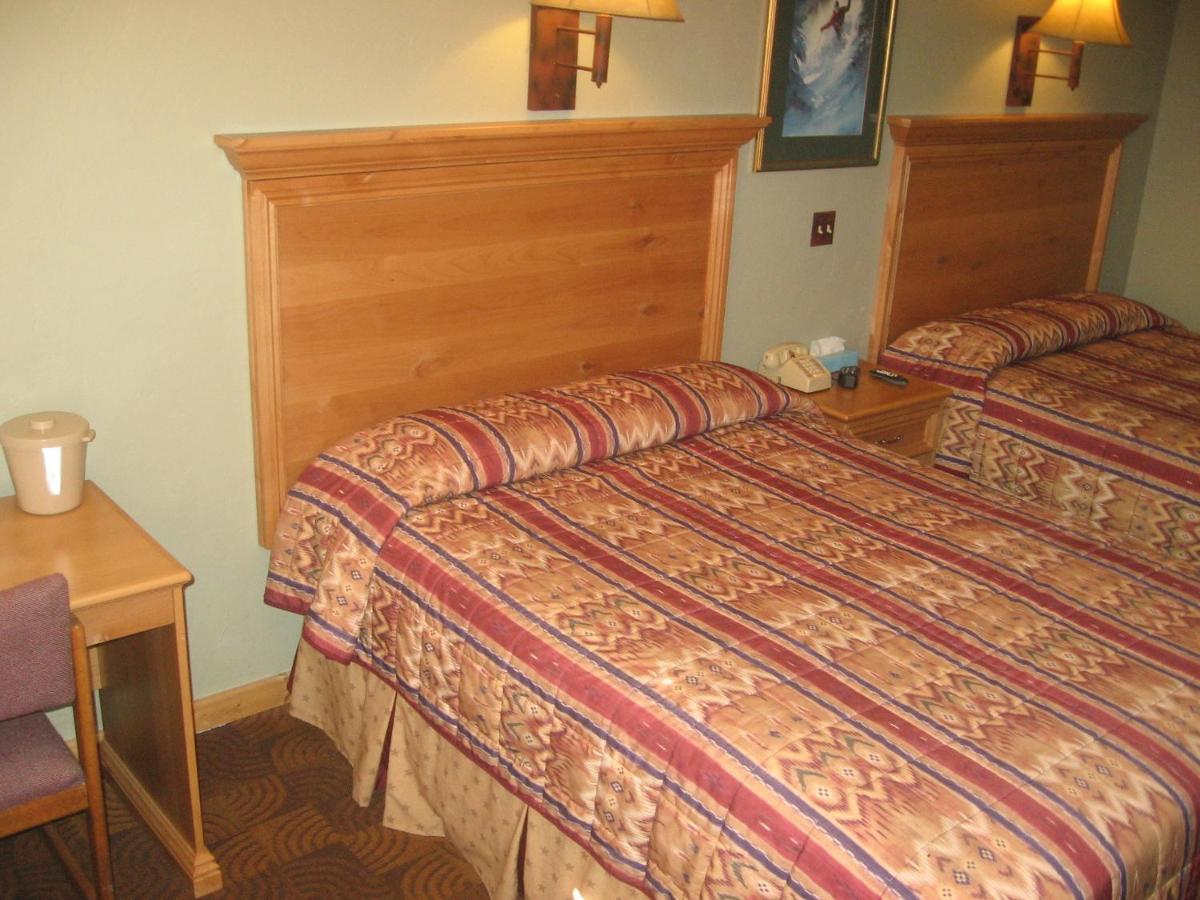 | New Summit Inn
