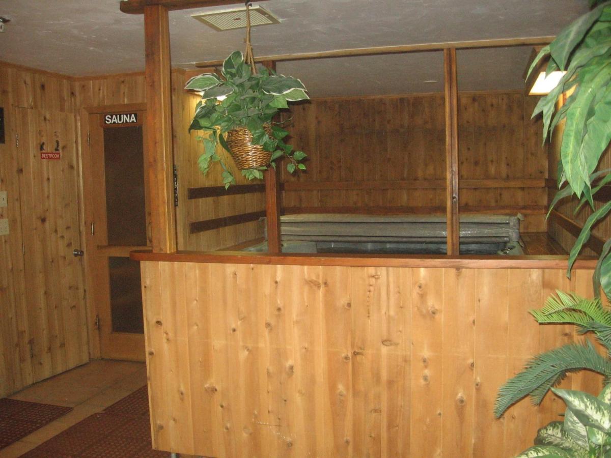| New Summit Inn