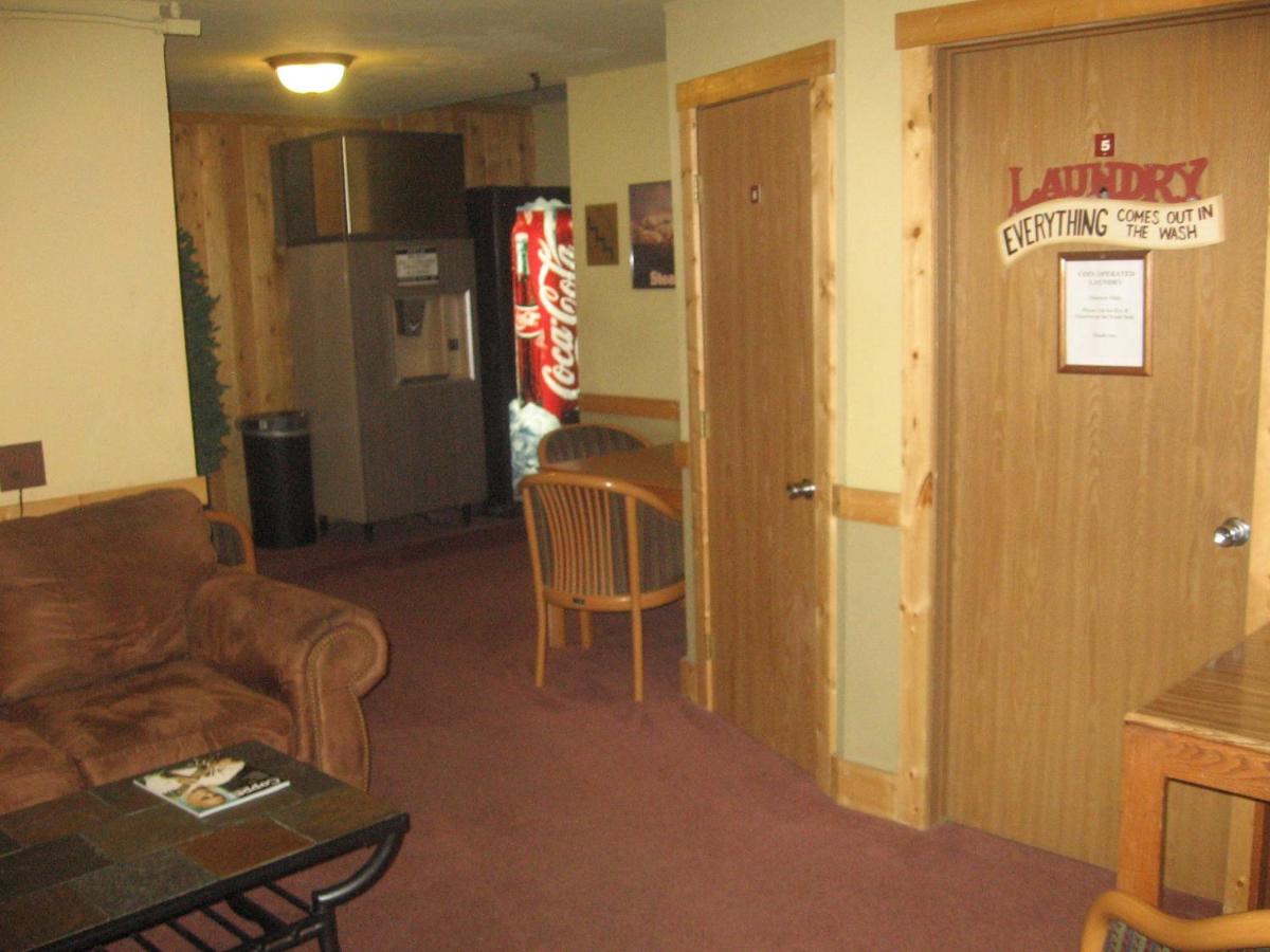 | New Summit Inn