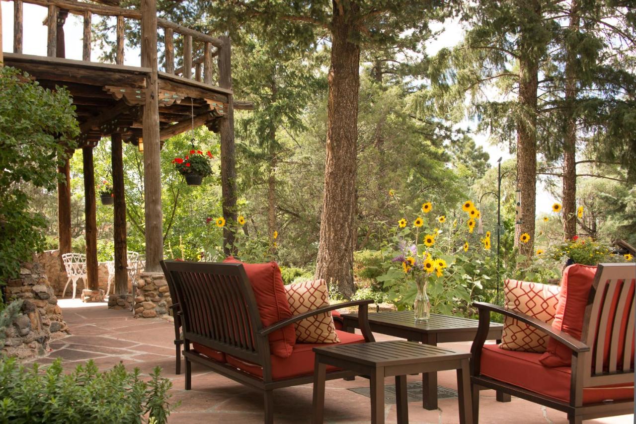 | Inn of the Turquoise Bear