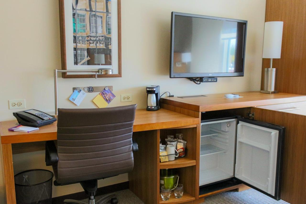 King Room at Hyatt Place Chicago-South/University Medical Center