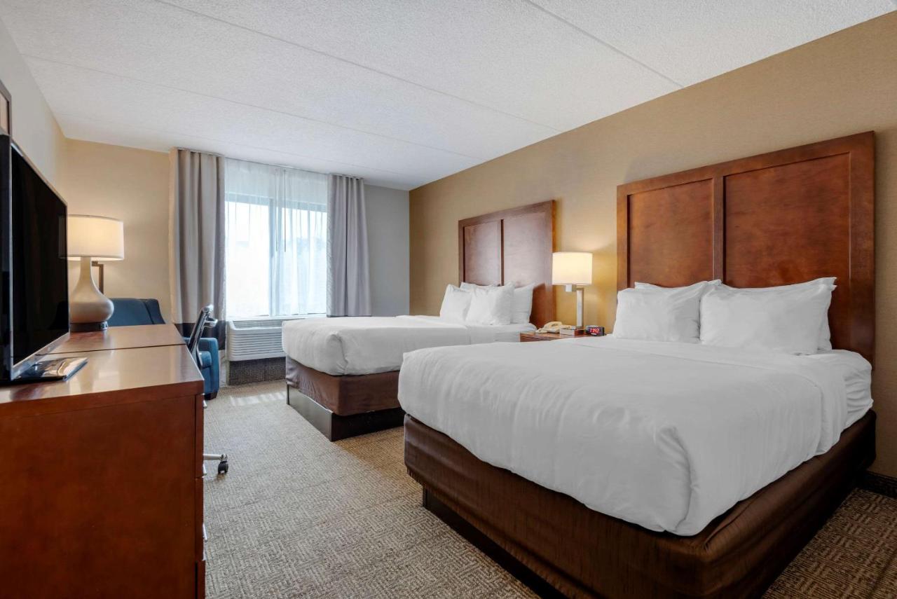 Double Room with Two Double Beds at Comfort Inn The Pointe