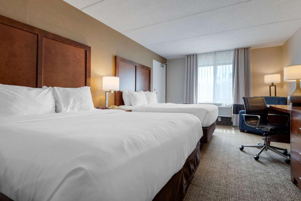 Queen Room with Two Queen Beds at Comfort Inn The Pointe