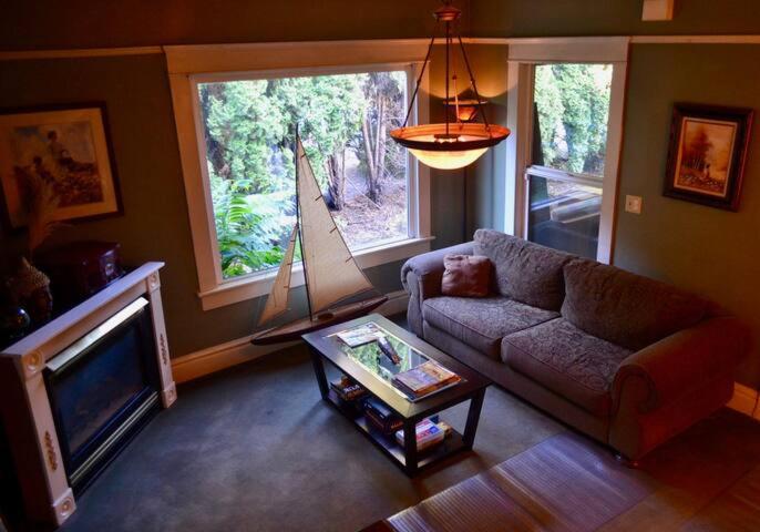  | Eugene Lodge and International Hostel
