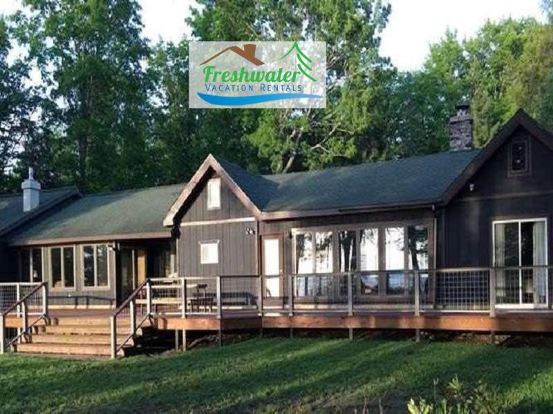 | Au Train Island View Lodge