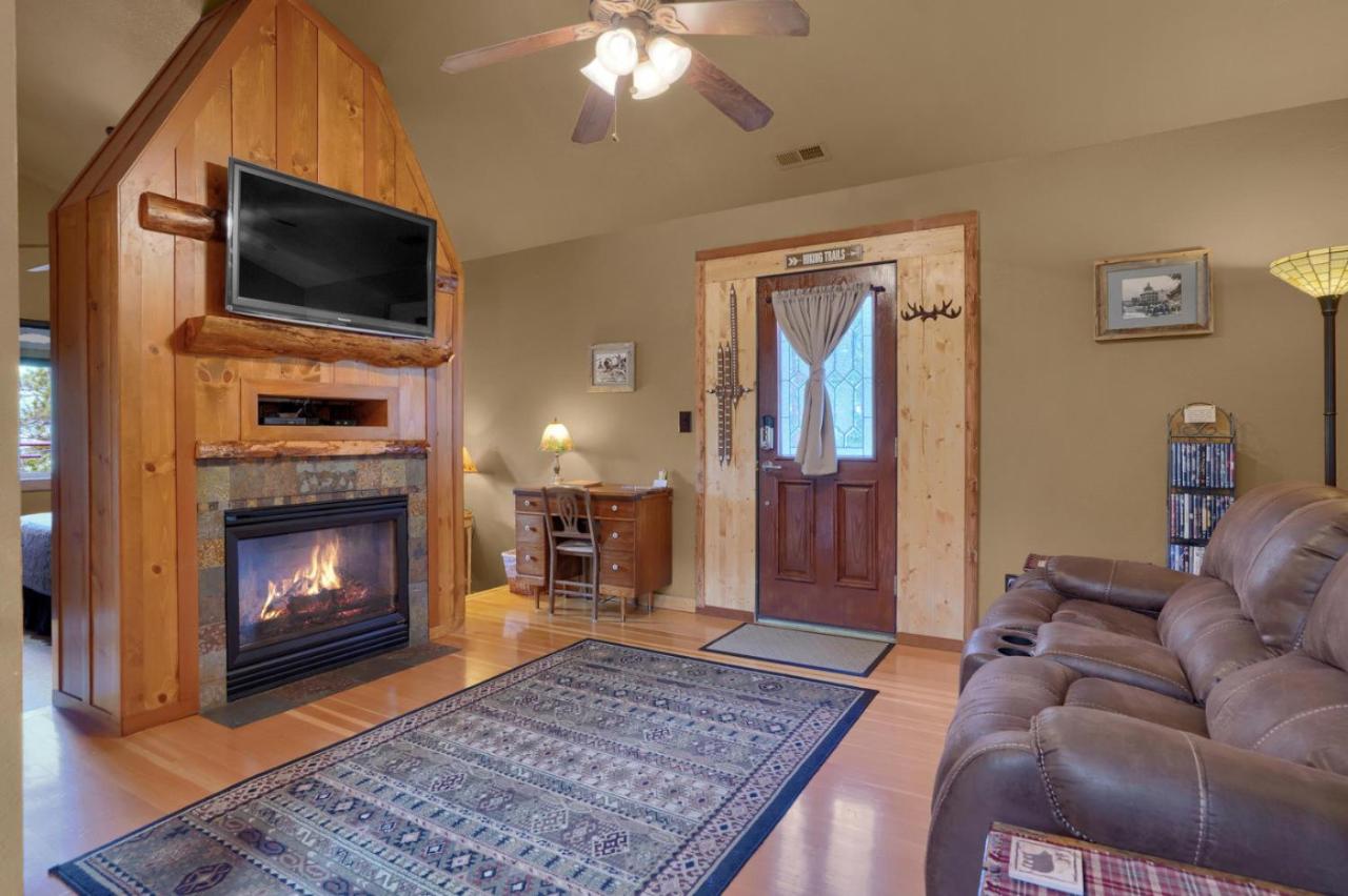 | Rocky Mountain Lodge