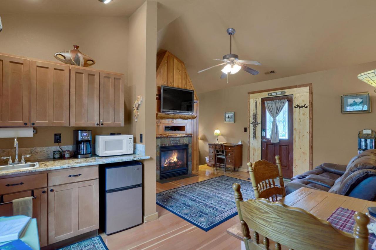 | Rocky Mountain Lodge