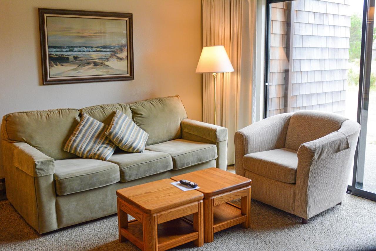 | Surfcrest Resort