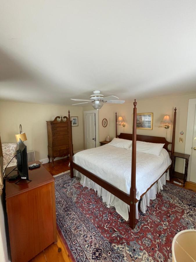 | 123 North Main B&B