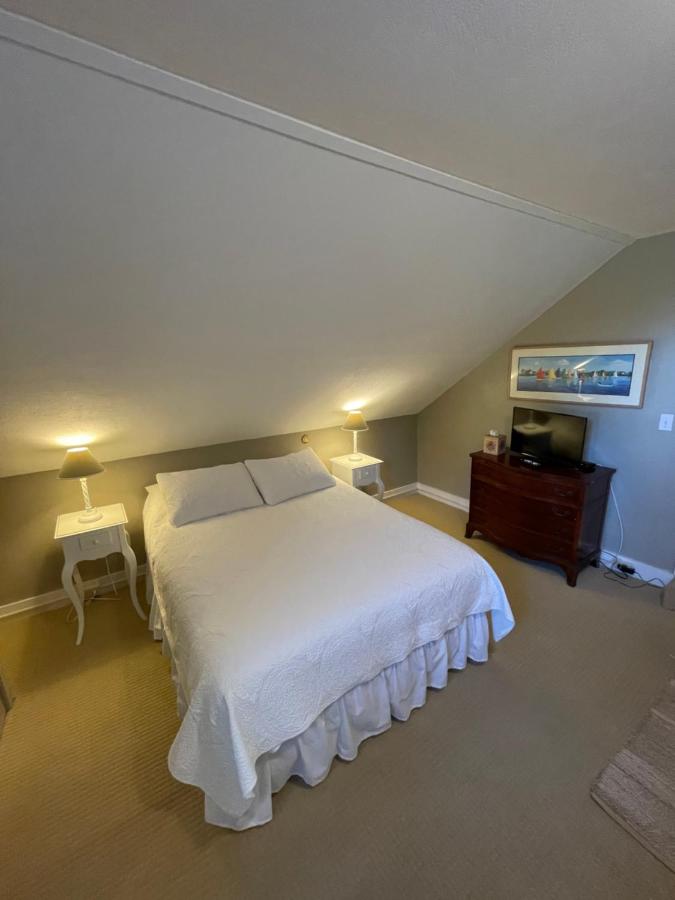 | 123 North Main B&B