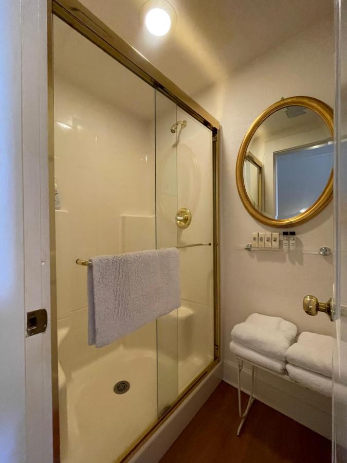 | 123 North Main B&B