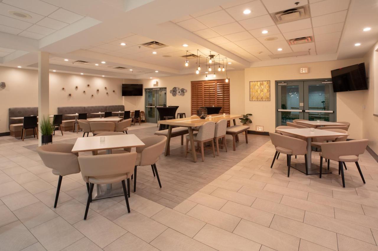 | Holiday Inn Hotels and Suites Goodyear - West Phoenix Area, an IHG Hotel