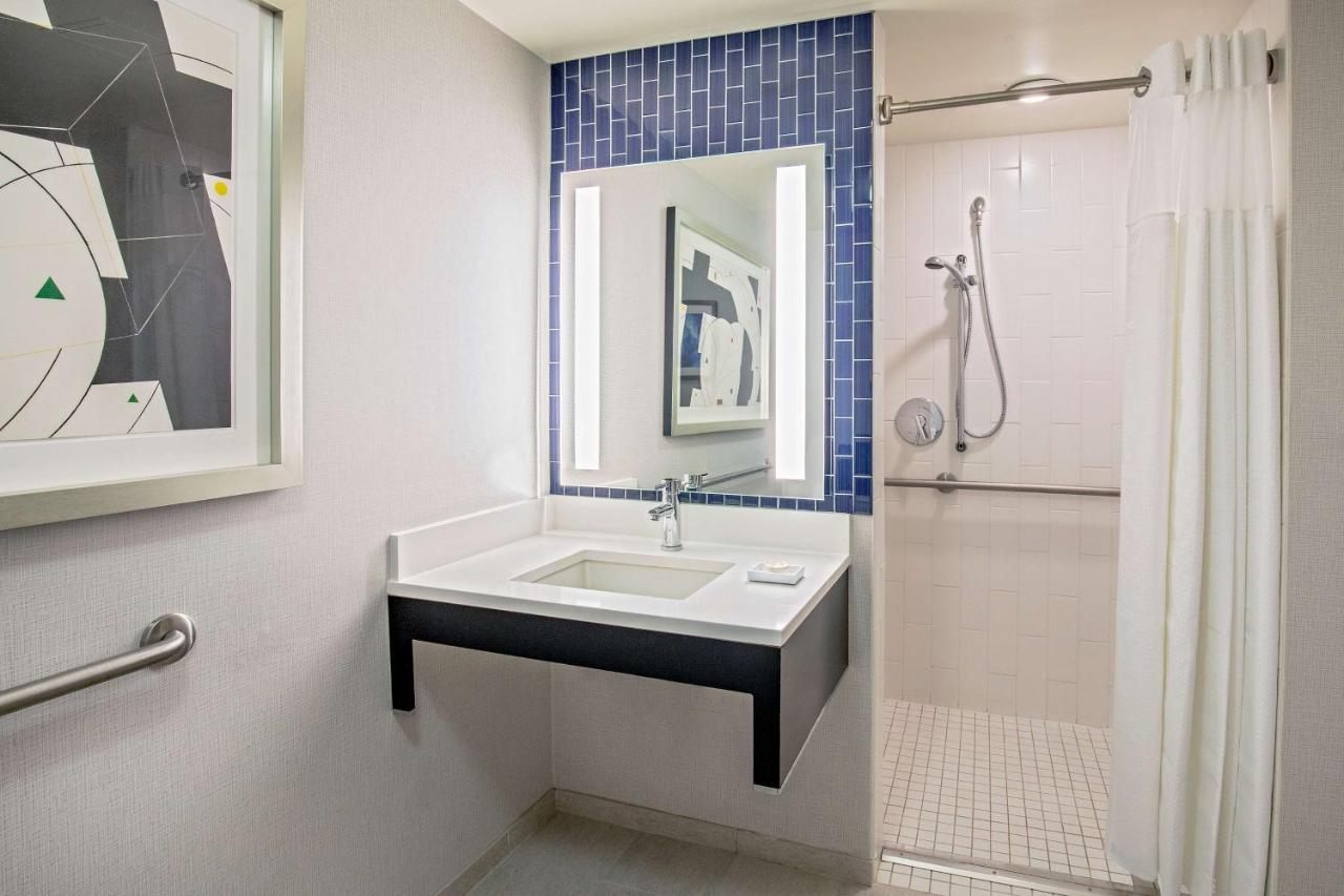 King Room with Roll-In Shower - Disability Access at The Royal Sonesta Boston
