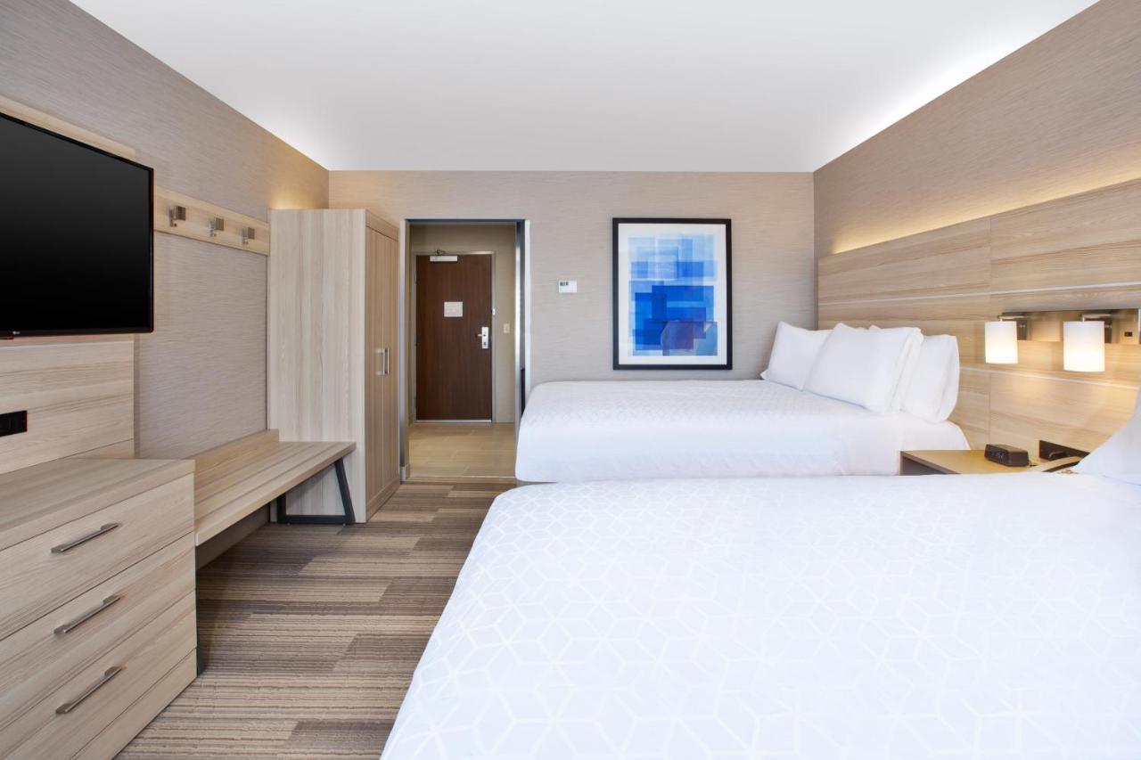 Queen Room with Two Queen Beds - Hearing Accessible/Non-Smoking at Holiday Inn Express & Suites Wooster by IHG
