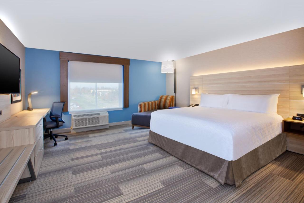 King Room - Hearing Accessible/Non-Smoking  at Holiday Inn Express & Suites Wooster by IHG