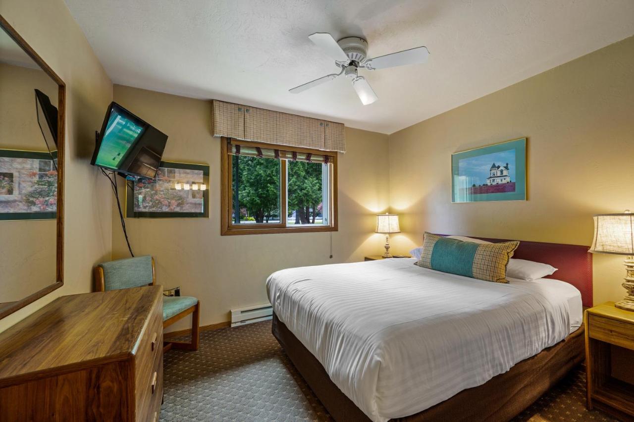 | Somerset Inn & Suites