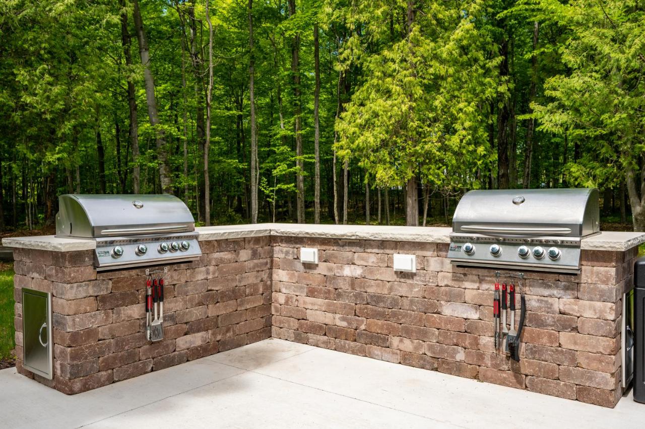 | Somerset Inn & Suites