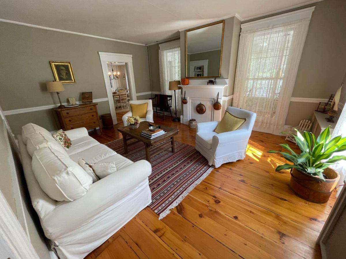 | 123 North Main B&B