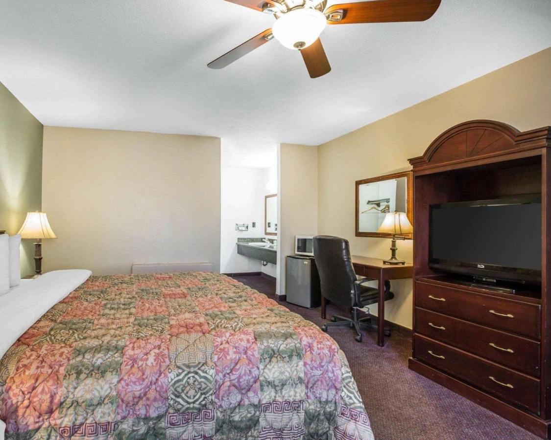 | Quality Inn & Suites Cameron Park Shingle Springs