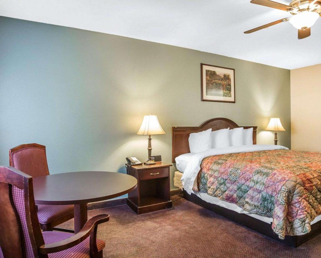| Quality Inn & Suites Cameron Park Shingle Springs
