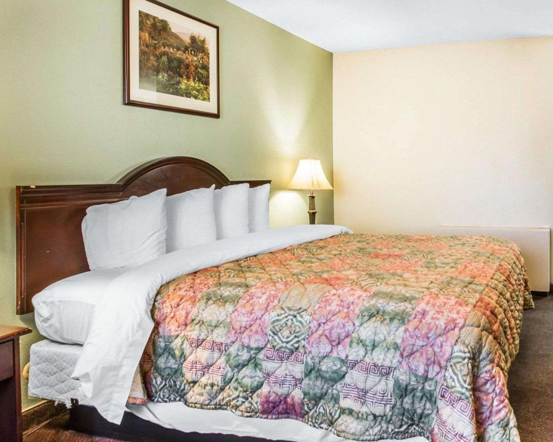 | Quality Inn & Suites Cameron Park Shingle Springs