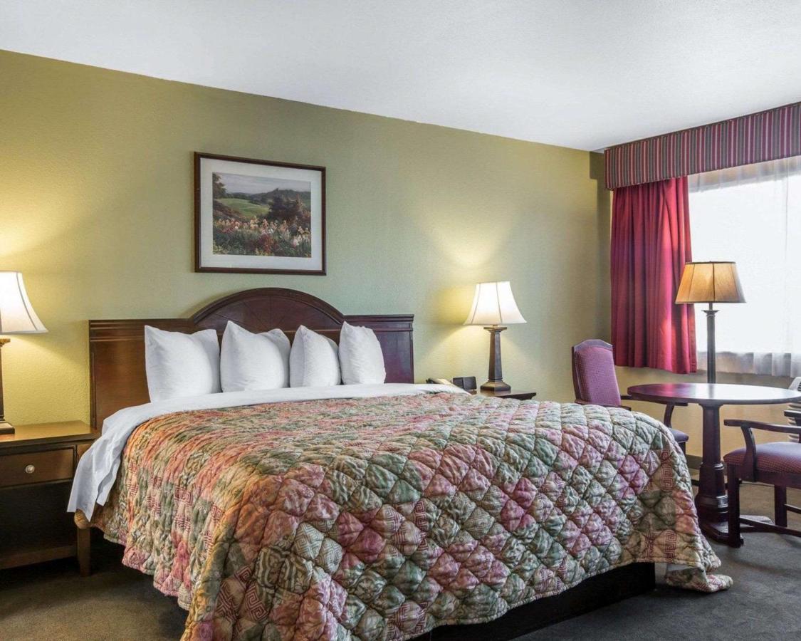 | Quality Inn & Suites Cameron Park Shingle Springs