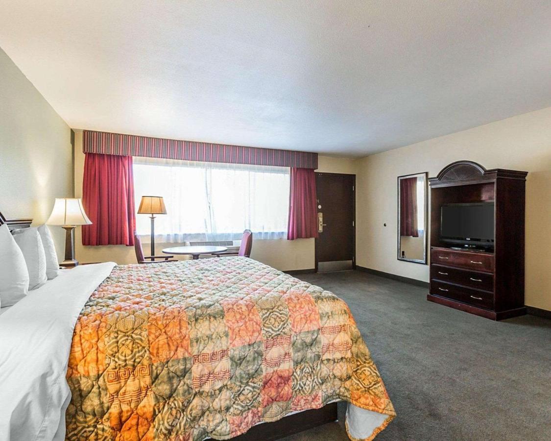 | Quality Inn & Suites Cameron Park Shingle Springs