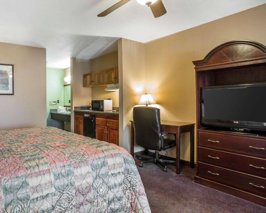 | Quality Inn & Suites Cameron Park Shingle Springs