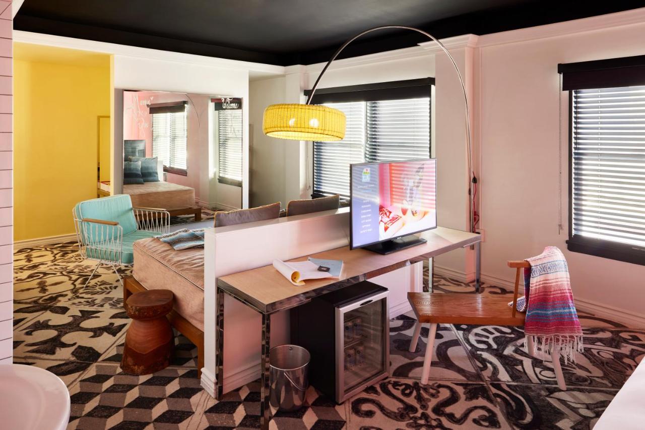 XXL Mama Suite Hollywood with Hills View at Mama Shelter Los Angeles