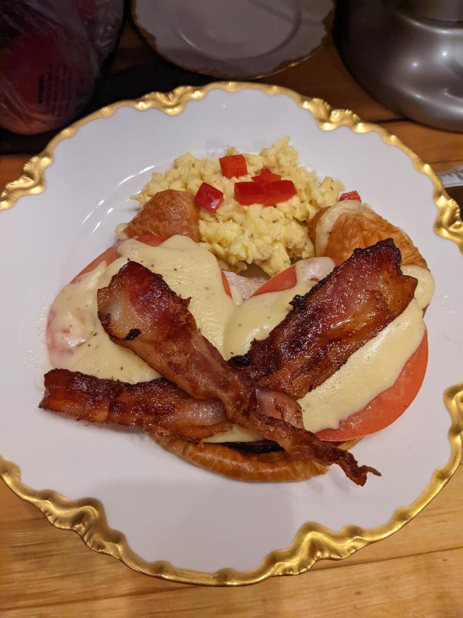 | Maple Hill Manor Bed & Breakfast