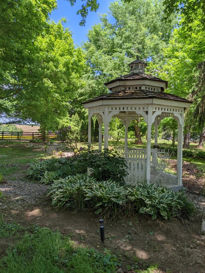 | Maple Hill Manor Bed & Breakfast