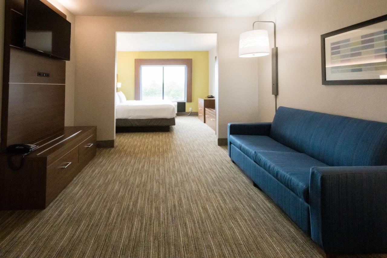  | Holiday Inn Express Hotel & Suites Lexington NW-The Vineyard
